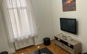 Irina Apartments